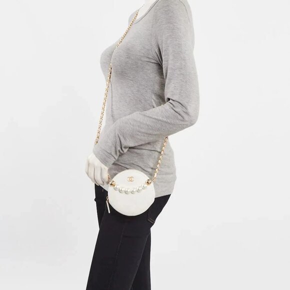 Chanel White Quilted Lambskin Leather Pearl Round Clutch with Chain Bag - Picture 2 of 12